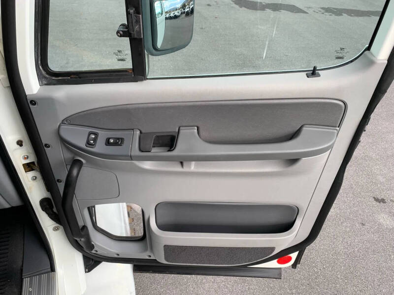 2010 Freightliner Columbia 120