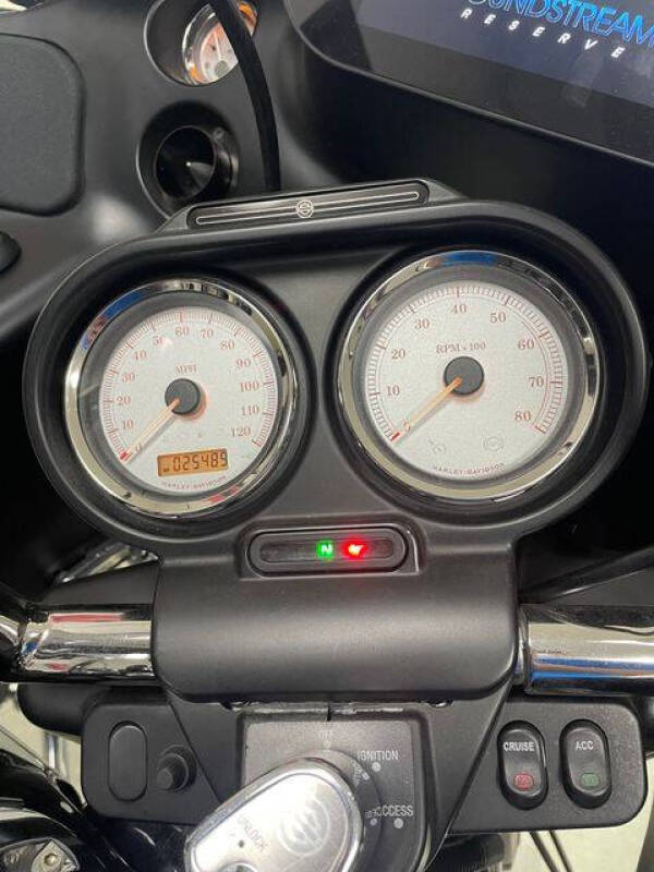 2011 Harley-Davidson 2011 HARLEY-DAVIDSON FLTRX