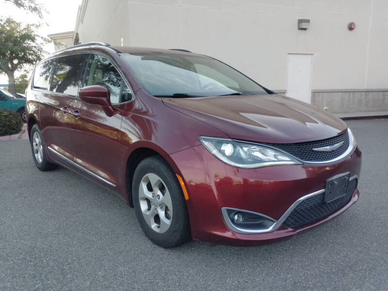 2017 Chrysler Pacifica Touring-L Plus