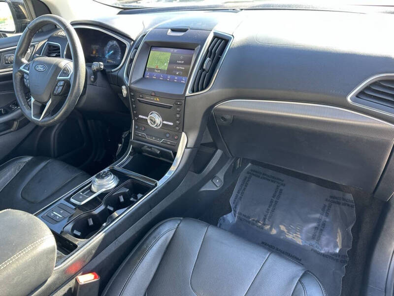 2019 Ford Edge Titanium