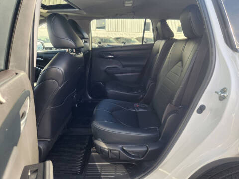 2023 Toyota Highlander XLE