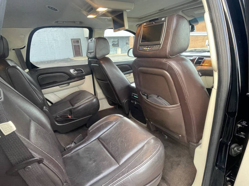 2013 Cadillac Escalade Platinum Edition