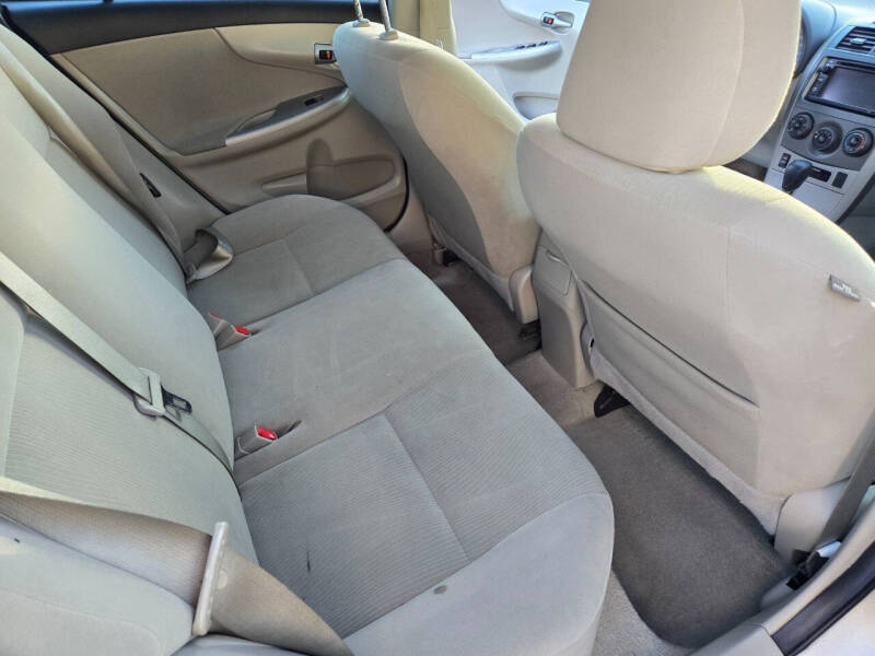 2013 Toyota Corolla LE