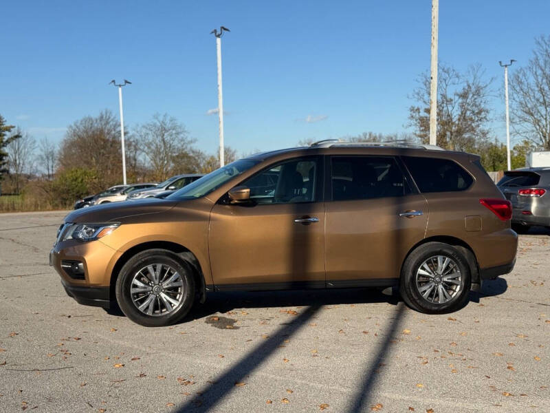 2017 Nissan Pathfinder SV