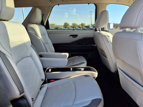 2022 Nissan Pathfinder Platinum