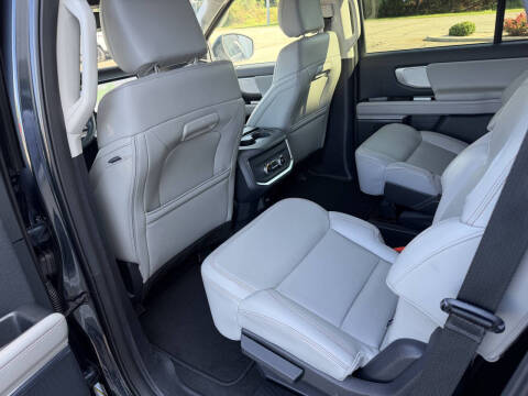 2025 Ford Expedition Active