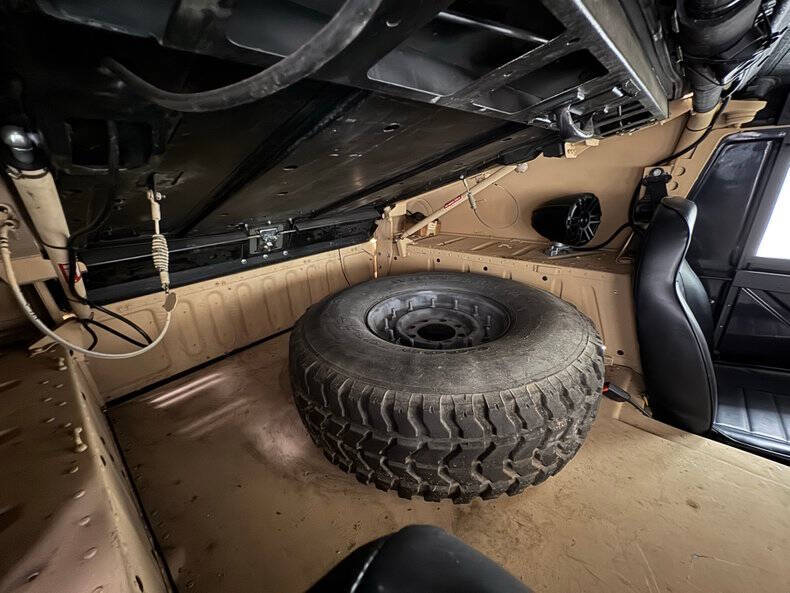 2005 AM General Hummer