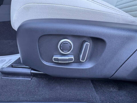 2022 Land Rover Discovery Sport P250 SE