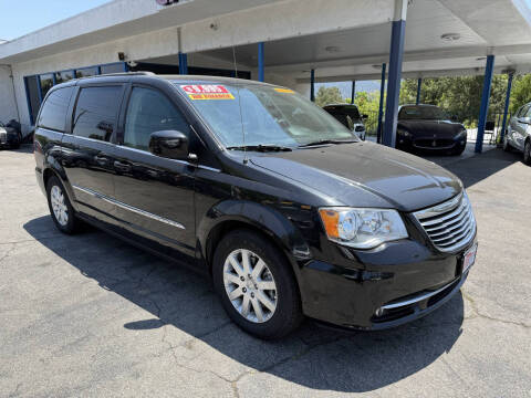 2016 Chrysler Town and Country Touring