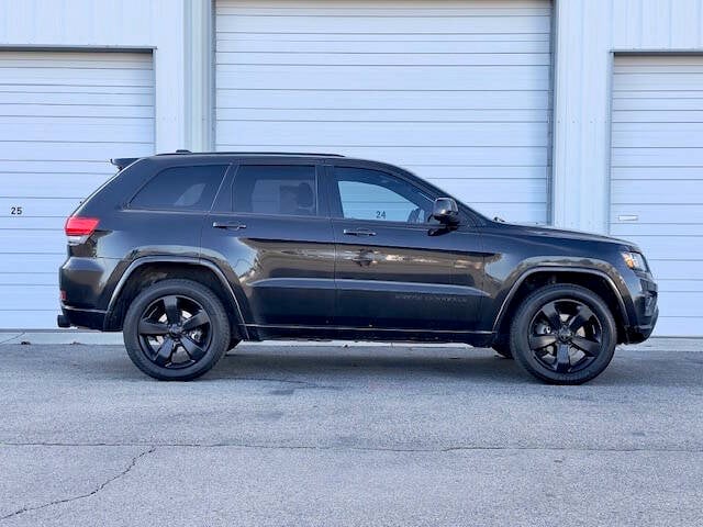 2015 Jeep Grand Cherokee Altitude photo 4