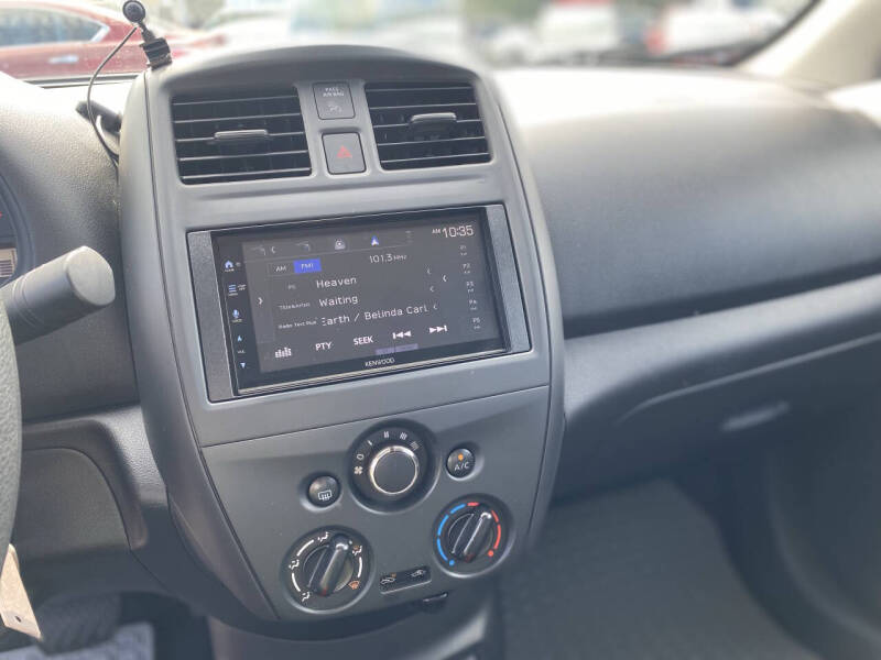 2015 Nissan Versa 1.6 S Plus