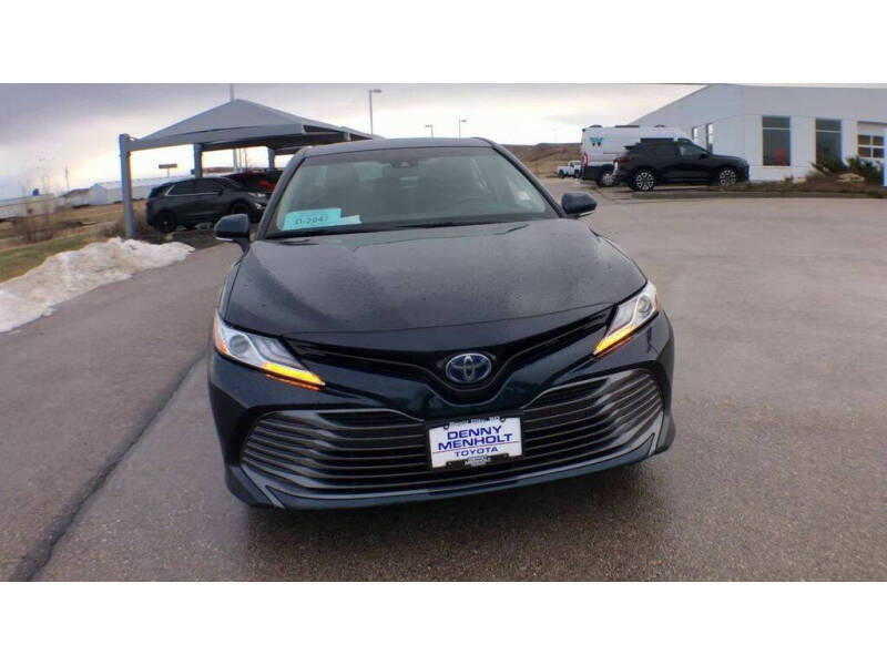 2020 Toyota Camry Hybrid XLE