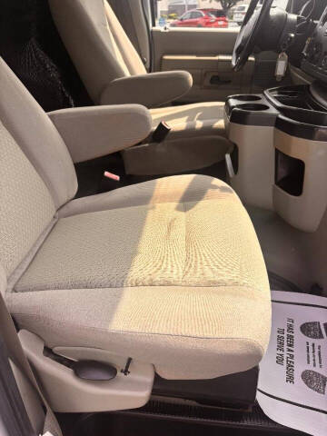 2010 Ford E-Series E-350 SD XLT