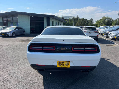 2018 Dodge Challenger SXT Plus
