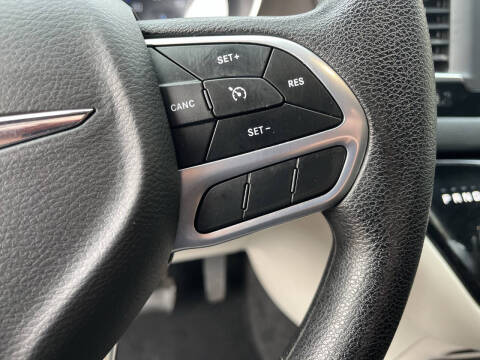 2021 Chrysler Voyager LX