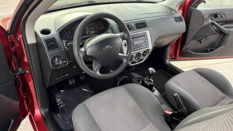 2005 Ford Focus ZX3 S