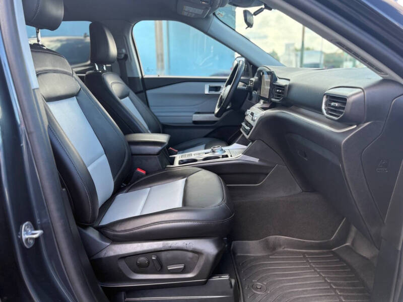 2024 Ford Explorer XLT