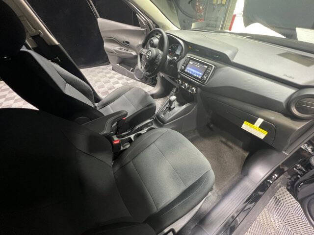 2025 Nissan Kicks Play S