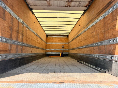 2017 Freightliner M2 106