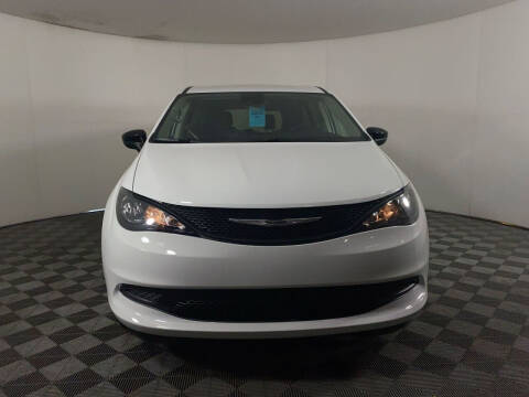 2024 Chrysler Voyager LX