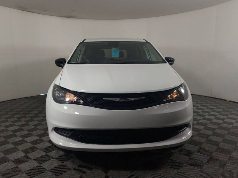 2024 Chrysler Voyager LX