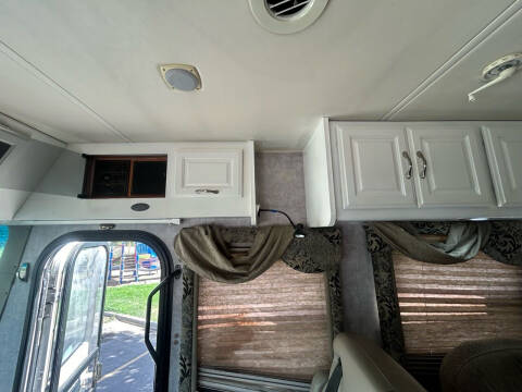 2005 Freightliner XCS Chassis