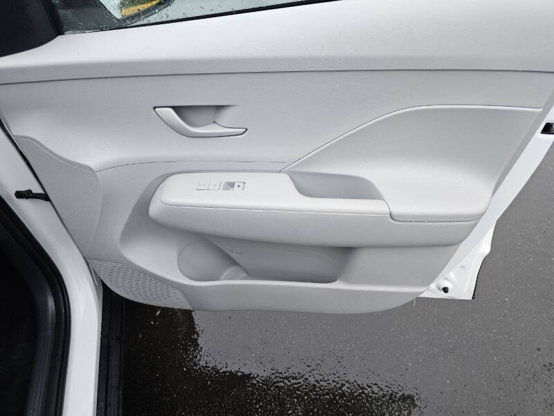 2024 Hyundai Kona SE