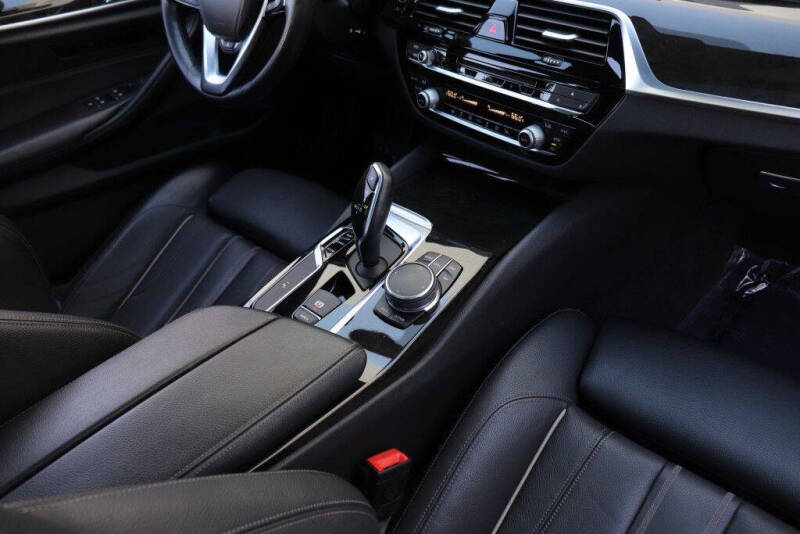 2017 BMW 5 Series 540i