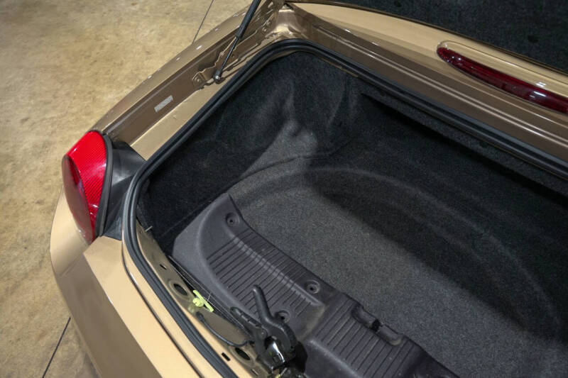2005 Ford Thunderbird Deluxe