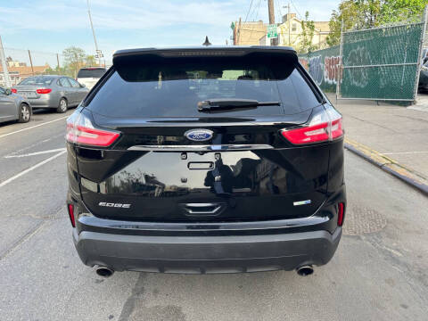 2020 Ford Edge SE