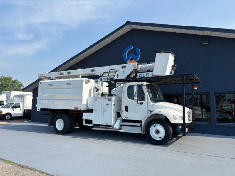 2009 Freightliner Business class M2