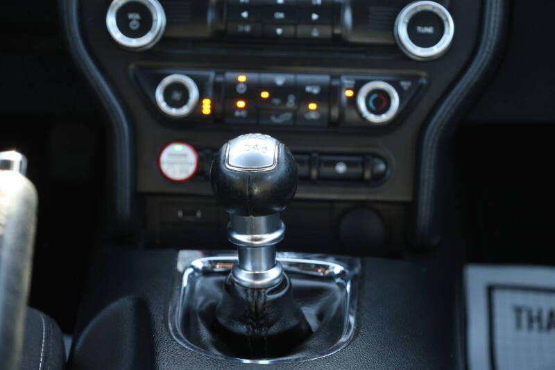 2015 Ford Mustang V6