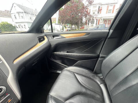 2016 Lincoln MKC Select