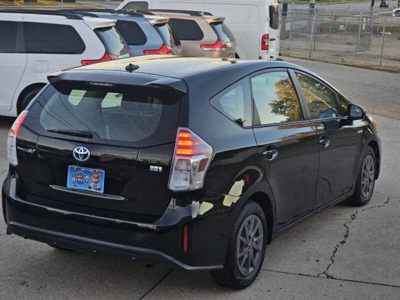 2017 Toyota Prius v Three