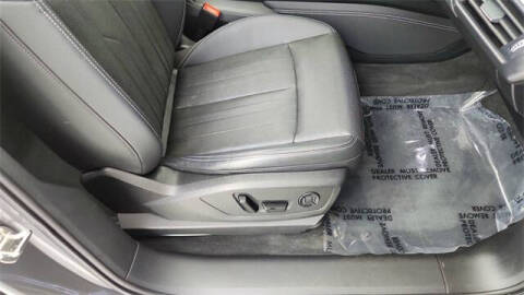 2022 Audi e-tron quattro Premium Plus