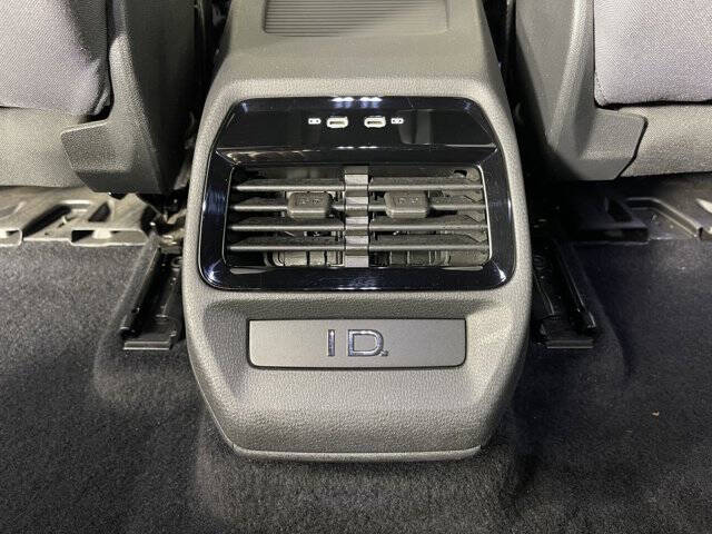 2022 Volkswagen ID.4 Pro