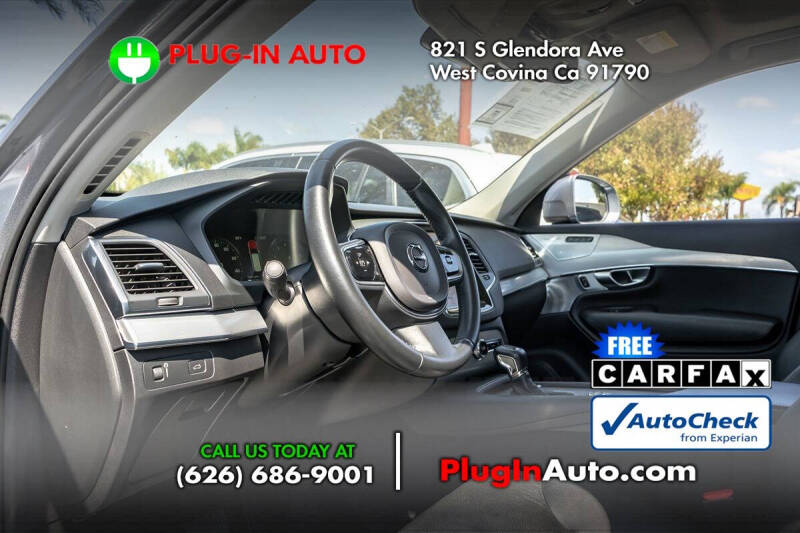 2016 Volvo XC90 T6 Momentum