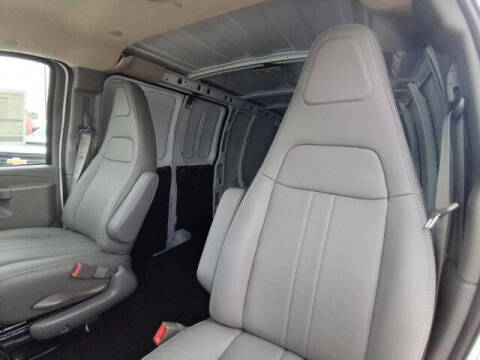 2025 Chevrolet Express 3500