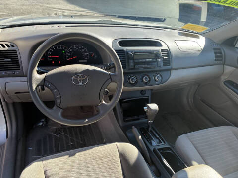 2005 Toyota Camry LE
