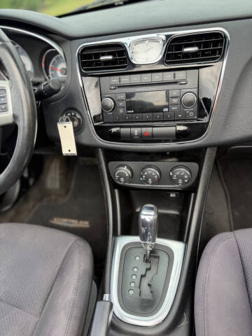2012 Chrysler 200 Touring