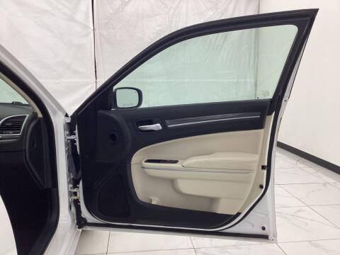 2021 Chrysler 300 Touring