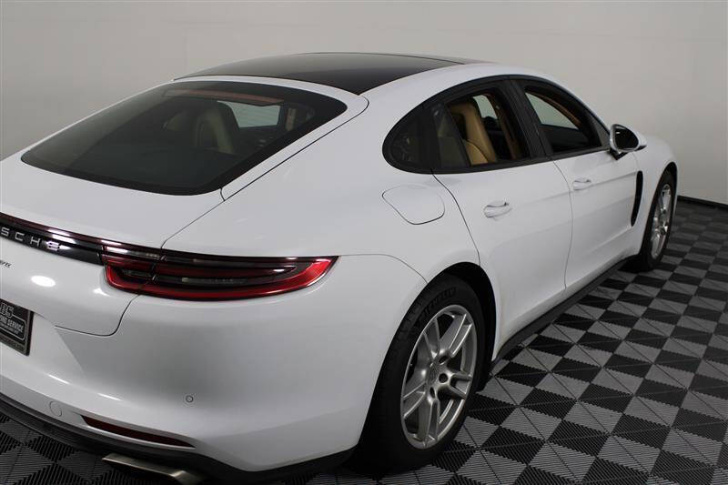 2017 Porsche Panamera