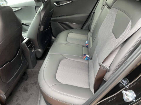 2025 Kia Niro Plug-In Hybrid EX