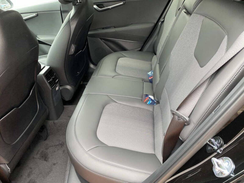 2025 Kia Niro Plug-In Hybrid EX