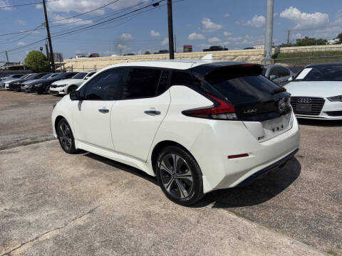2022 Nissan LEAF SV PLUS