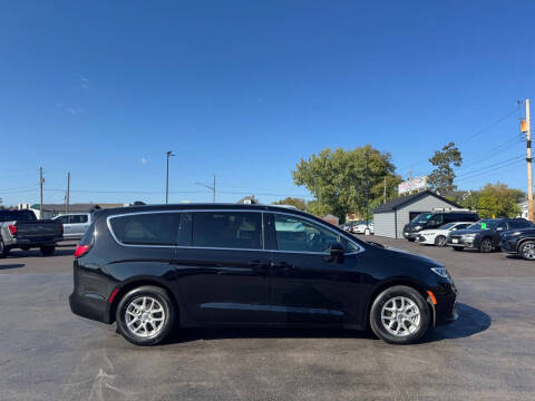 2024 Chrysler Pacifica Touring L