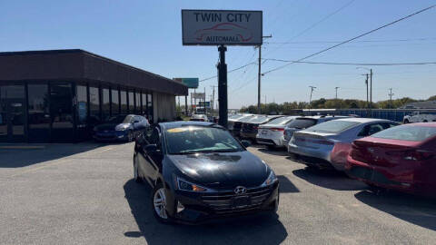 2020 Hyundai Elantra for sale at TWIN CITY AUTO MALL in Bloomington IL