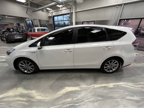 2016 Toyota Prius v Five