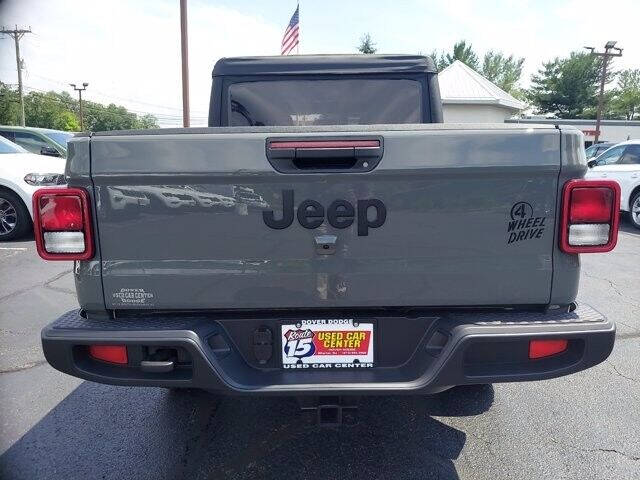 2021 Jeep Gladiator Willys Sport