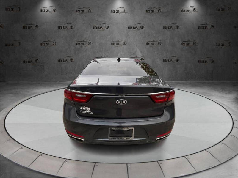 2017 Kia Cadenza Premium